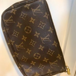 LOUIS VUITTON Monogram LV Pochette Wristlet Purse